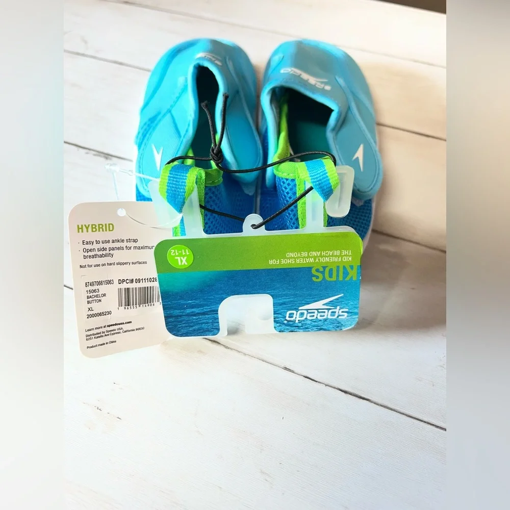 Speedo Kids Water Shoes - Aqua and Neon size 11-12 (XL)